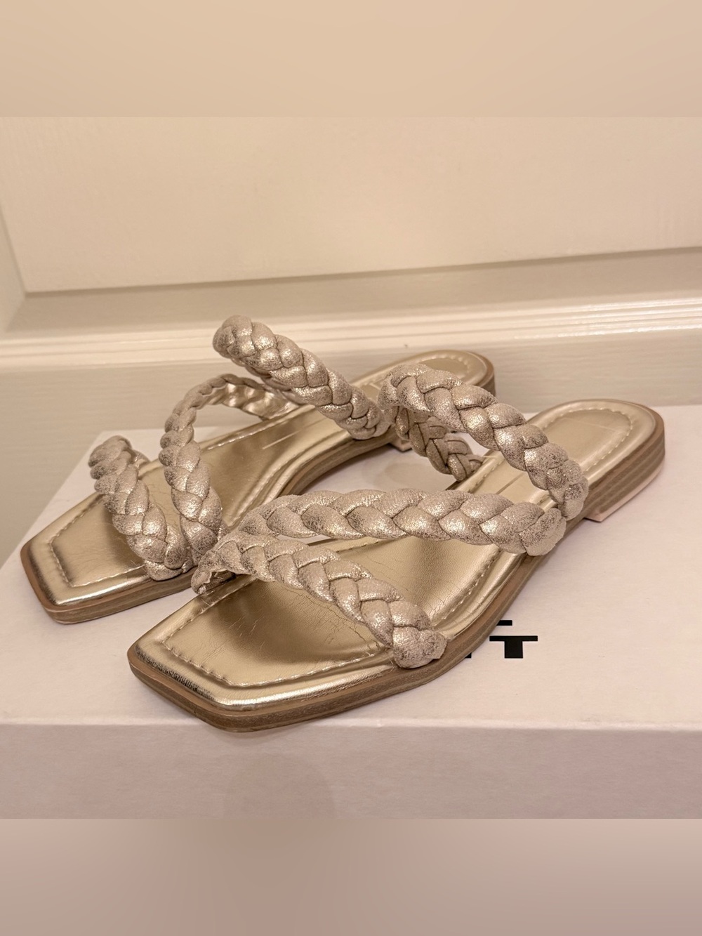 Dolce Vita: braided gold slide sandal size 6 - Picture 2 of 3